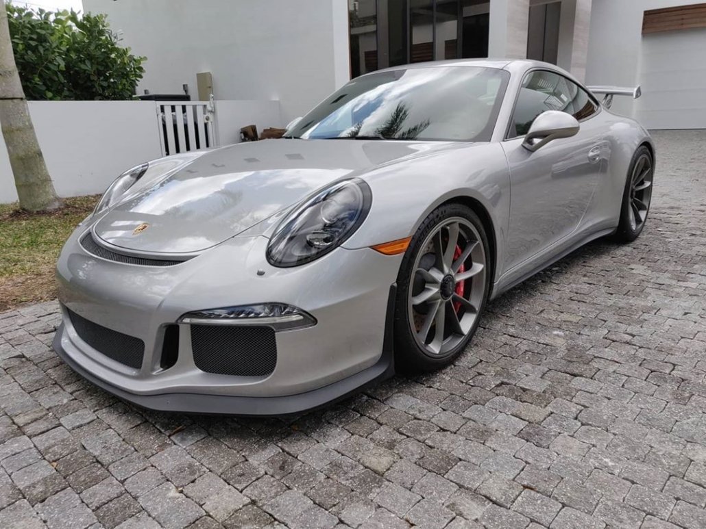 Porsche auto detailing